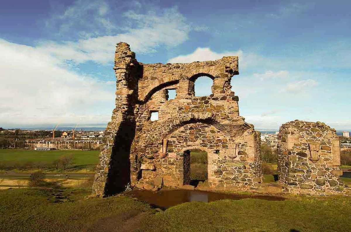 2 Bedrooms Flat Central Edinburgh, Sleeps 6, In The Shadow Of Holyrood Park And Arthur'S Seat With Free Parking, Two Bed Rooms Esterno foto